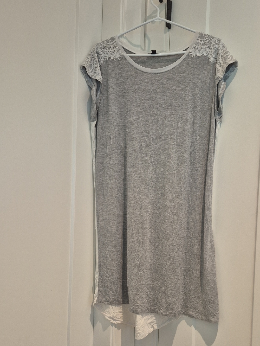 Jones New York Gray Scoop Neck Knit Top